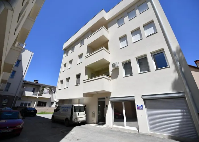 Sutjeska-centar * Čačak