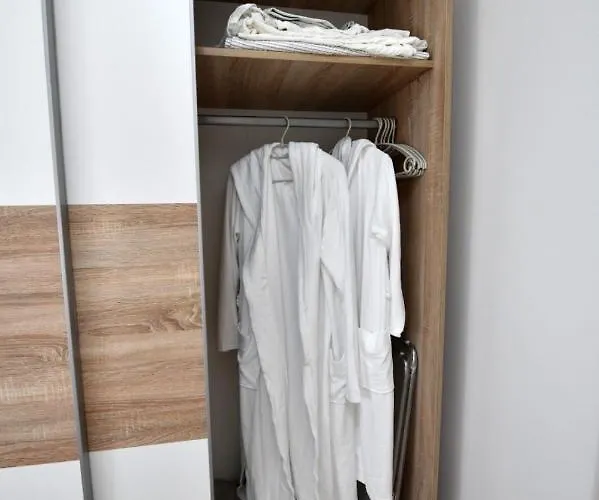 Sutjeska-centar 아파트